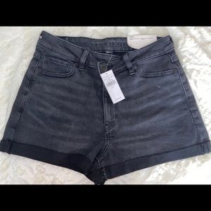 NWT American Eagle black crossover waist mom shorts! Size 2!